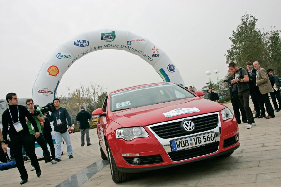  Volkswagen Passat 2005 года  (фото 10 из 161)